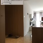 Łódź Bałuty, Apartament z 2016 roku. Widok na przedpokój.